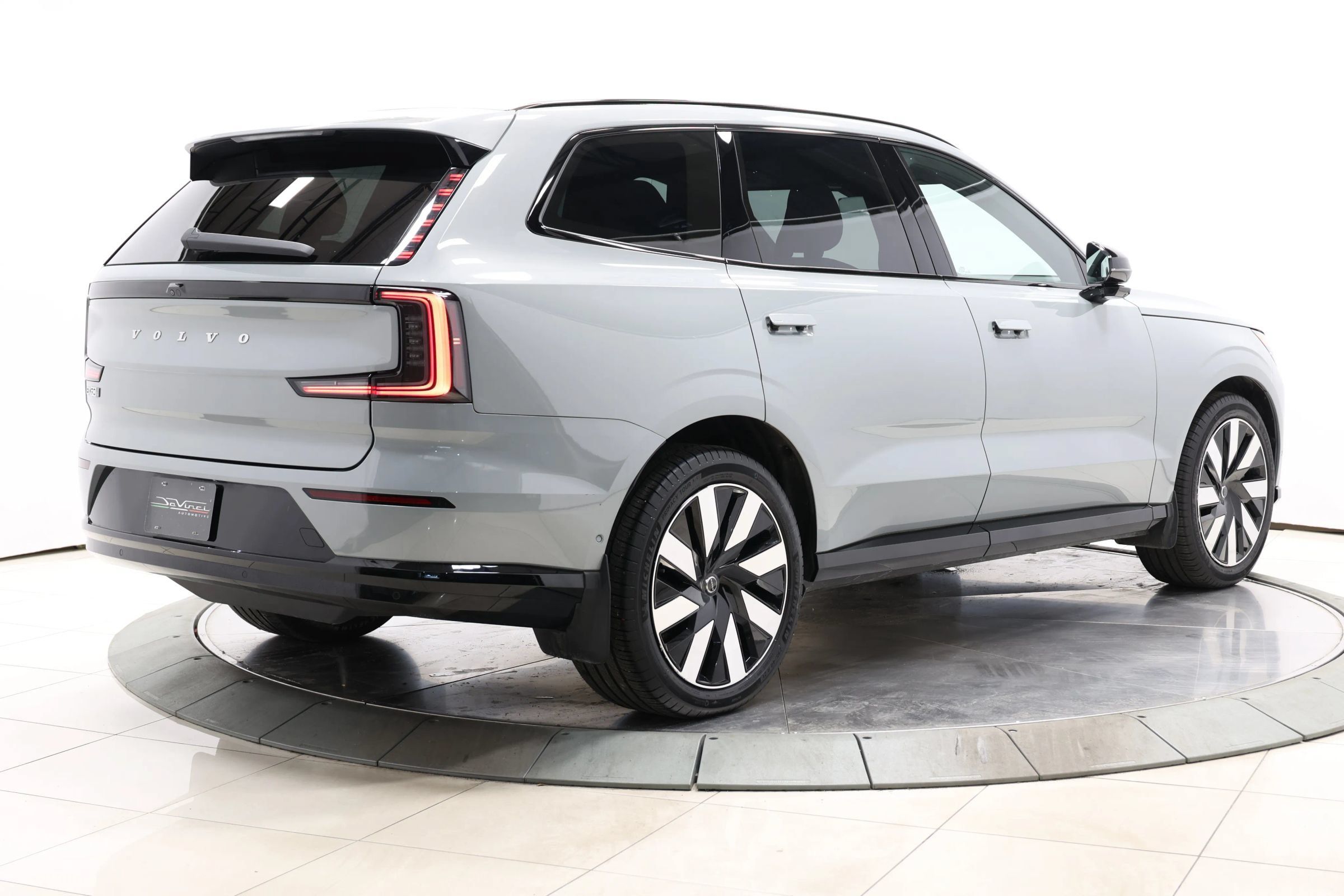 Used 2025 Volvo EX90 Ultra AWD/4WD image 5