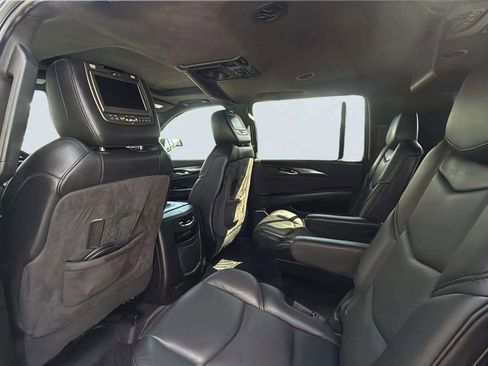 Used 2018 Cadillac Escalade ESV Platinum AWD/4WD image 18