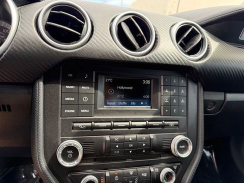 Used 2018 Ford Mustang Coupe RWD image 22