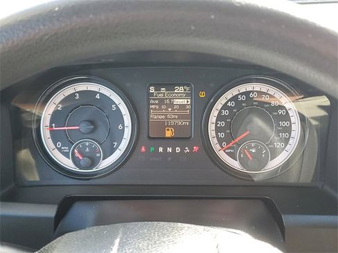 Used 2020 RAM 1500 Classic SLT image 15