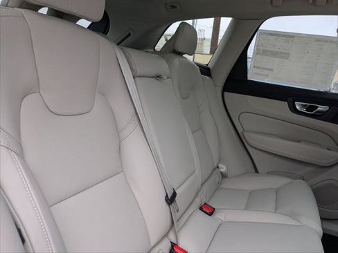 New 2026 Volvo XC60 B5 Ultra w/ Protection Package Premier AWD/4WD image 12