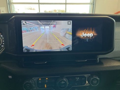 Certified 2024 Jeep Gladiator Sport image 23