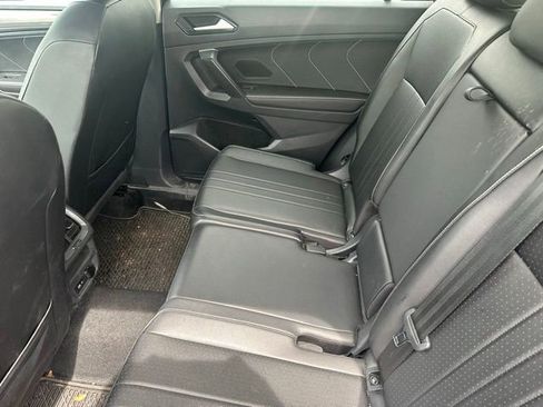 Used 2024 Volkswagen Tiguan SE AWD/4WD image 9