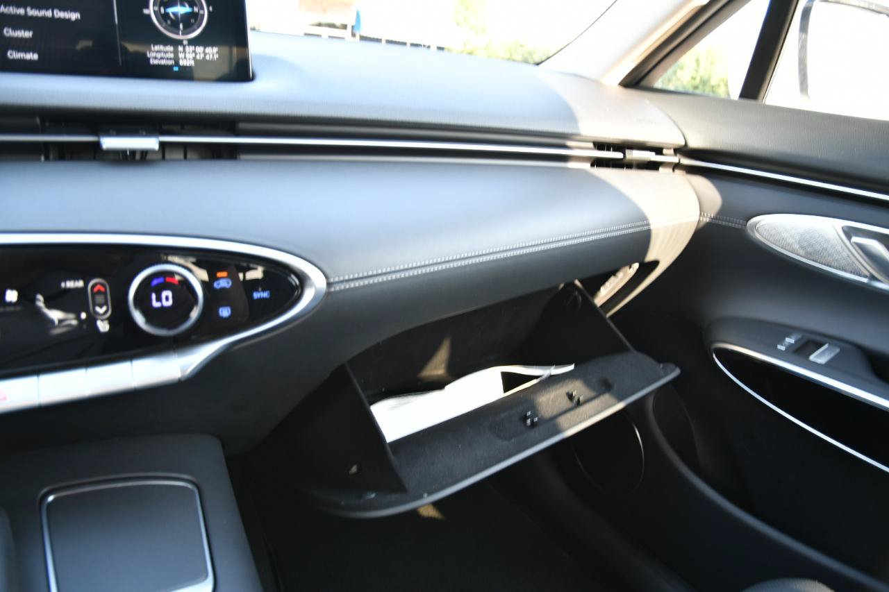 Used 2025 Genesis GV70 2.5T AWD/4WD image 21