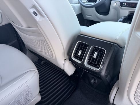 New 2025 Kia Sorento EX image 13