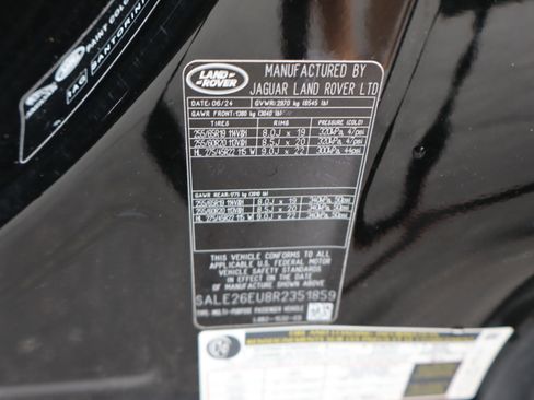 Used 2024 Land Rover Defender 90 X-Dynamic SE AWD/4WD image 12
