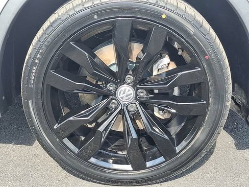 Used 2021 Volkswagen Tiguan SE R-Line AWD/4WD image 8