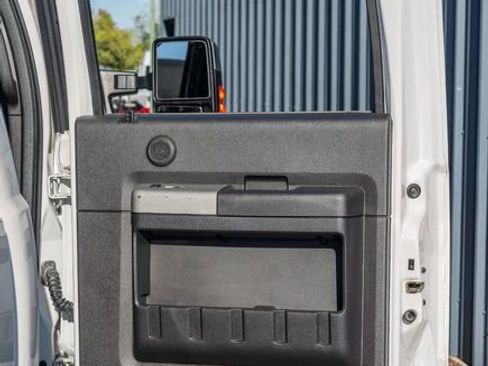 Used 2015 Ford F250 Lariat w/ Lariat Ultimate Package image 40