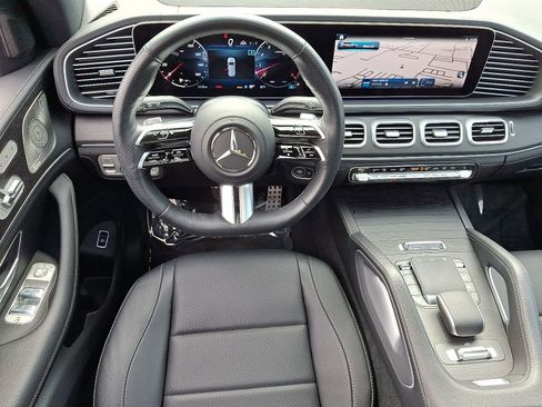 Certified 2025 Mercedes-Benz GLS 450 4MATIC image 11
