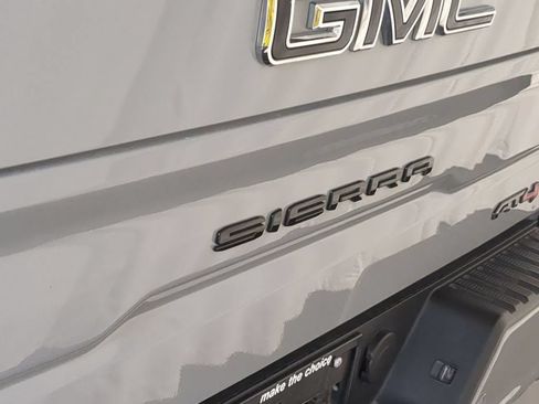 Used 2025 GMC Sierra 1500 AT4 w/ AT4 Premium Package AWD/4WD image 13