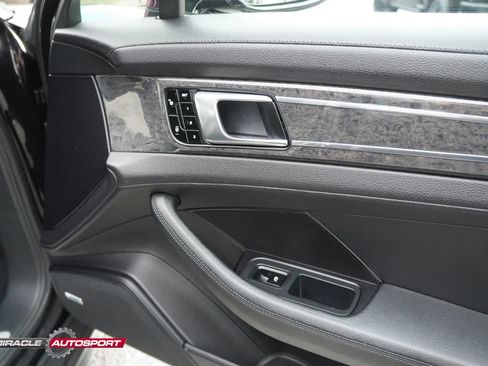 Used 2017 Porsche Panamera 4S image 28