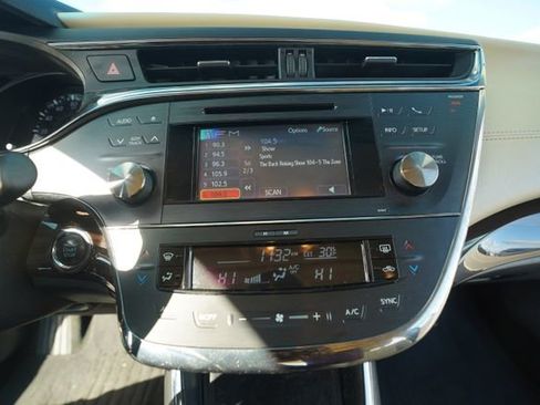 Used 2014 Toyota Avalon XLE image 29