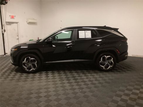 Certified 2024 Hyundai Tucson SEL w/ Convenience Package AWD/4WD image 2