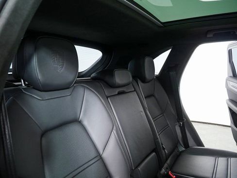 Certified 2025 Porsche Cayenne GTS image 24