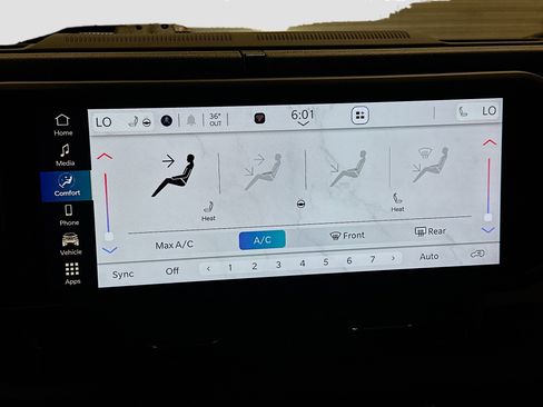 Used 2025 Jeep Wrangler Willys image 24