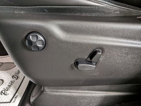 Used 2016 Jeep Grand Cherokee Limited image 18