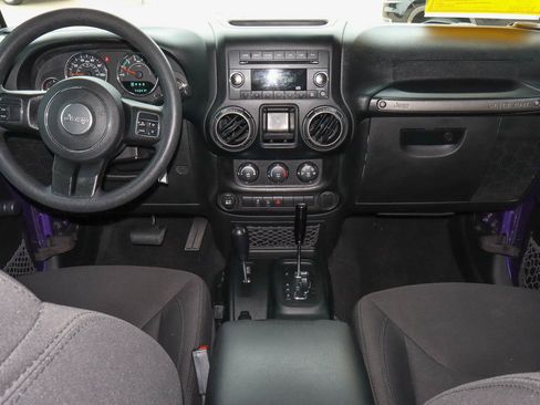 Used 2018 Jeep Wrangler Unlimited Sport AWD/4WD image 10