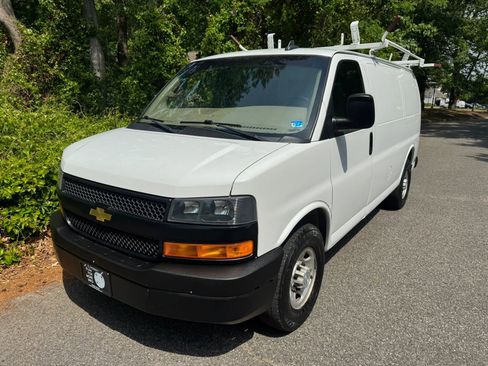 Used 2019 Chevrolet Express 2500 w/ Communications Package RWD image 5