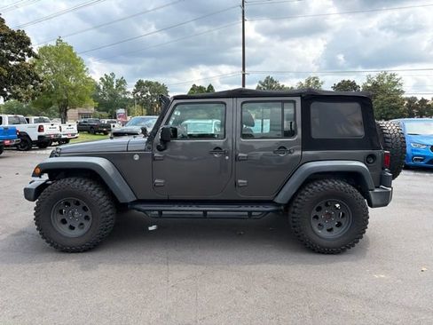 Used 2017 Jeep Wrangler Unlimited Sport w/ Connectivity Group AWD/4WD image 6
