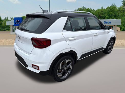 Certified 2025 Hyundai Venue Limited FWD image 5