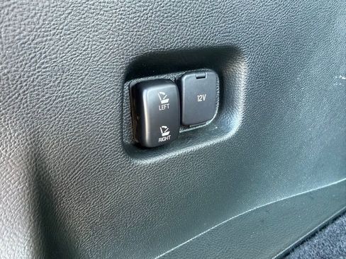 Used 2021 Ford Edge Titanium image 34