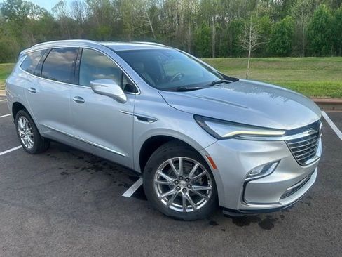 Used 2022 Buick Enclave Premium image 2