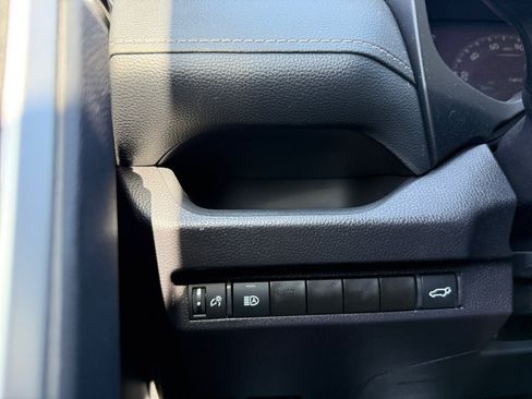 Used 2025 Toyota RAV4 XLE w/ Convenience Package FWD image 17