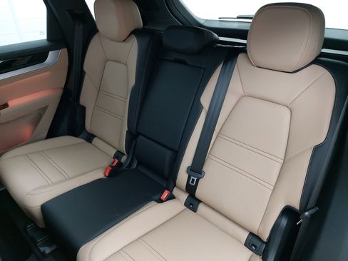 New 2026 Porsche Cayenne image 16