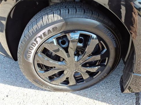 Certified 2019 Nissan Sentra S image 20