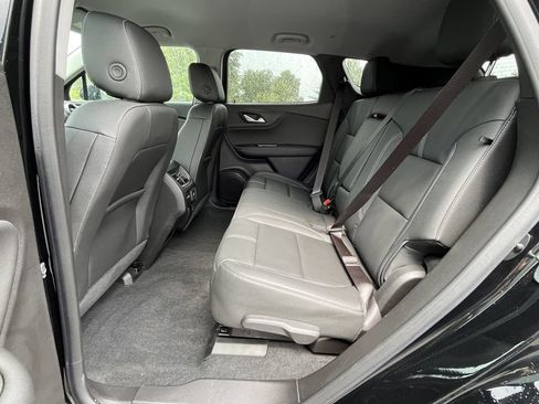 Used 2024 Chevrolet Blazer LT w/ Sound & Technology Package AWD/4WD image 16