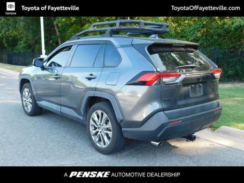 Used 2020 Toyota RAV4 XLE Premium FWD image 3