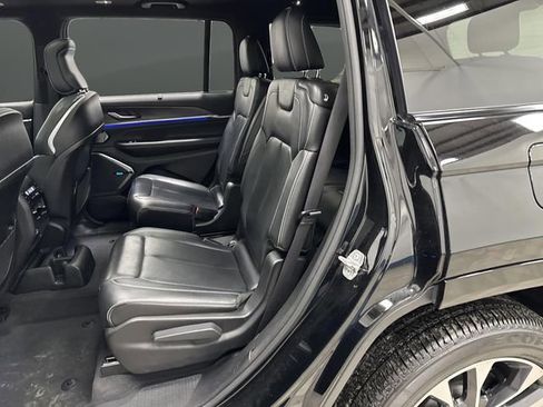 Used 2022 Jeep Grand Cherokee L Overland w/ Luxury Tech Group IV image 34