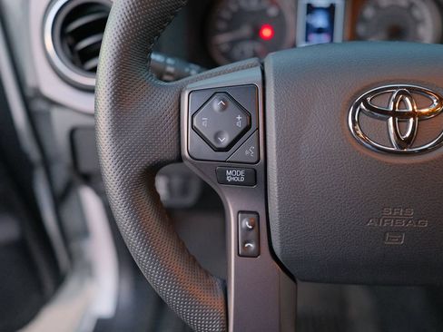 Used 2020 Toyota Tacoma TRD Sport image 16