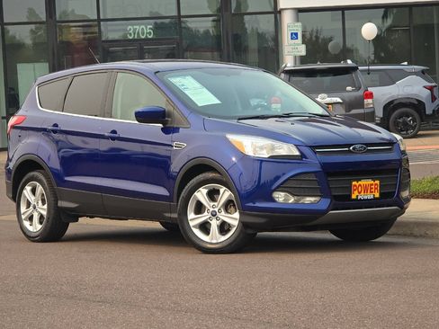 Used 2015 Ford Escape SE FWD image 2