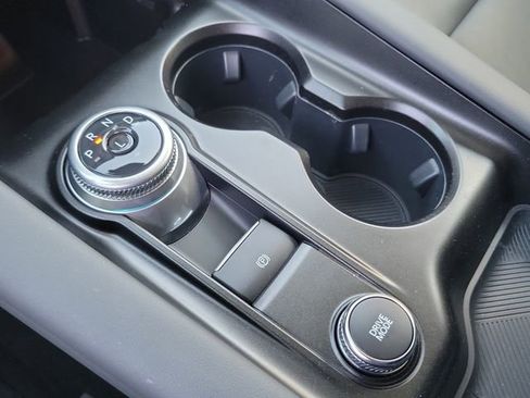 Used 2025 Ford Explorer Active w/ Active Comfort Package image 13