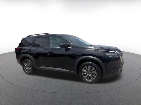 Used 2025 Nissan Pathfinder SV AWD/4WD image 2
