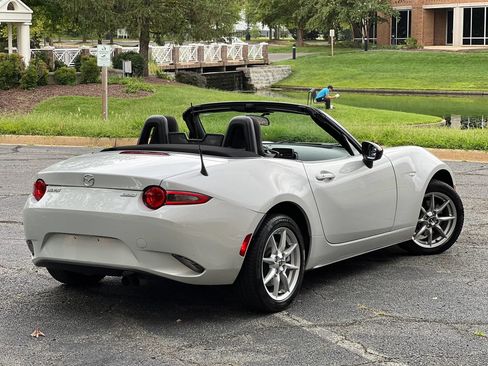 Used 2016 MAZDA MX-5 Miata Sport RWD image 10