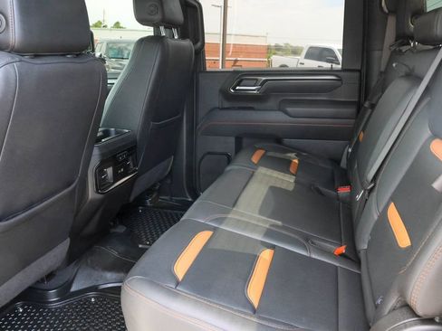 Used 2025 GMC Sierra 2500 AT4 AWD/4WD image 17