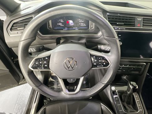 Used 2022 Volkswagen Tiguan SEL R-Line image 11