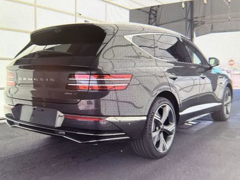 Used 2025 Genesis GV80 3.5T Prestige image 2