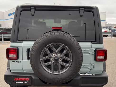 Used 2024 Jeep Wrangler Sport image 7