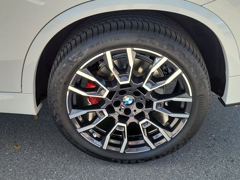 Used 2024 BMW X5 xDrive40i w/ Executive Package image 7