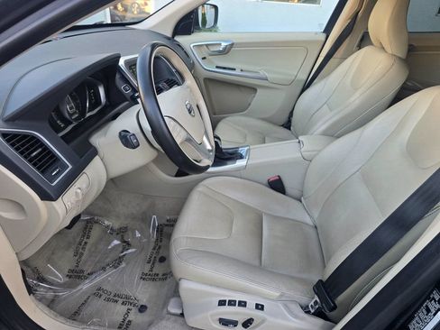 Used 2016 Volvo XC60 T5 Premier w/ Technology Package AWD/4WD image 8