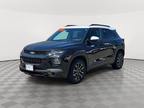 Used 2023 Chevrolet TrailBlazer ACTIV w/ Convenience Package FWD image 3