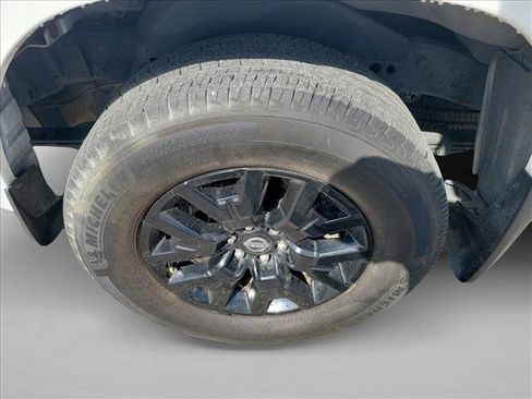 Used 2023 Nissan Frontier SV w/ Midnight Edition Package image 11