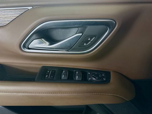 Used 2024 Chevrolet Suburban High Country w/ Advanced Technology Package image 23