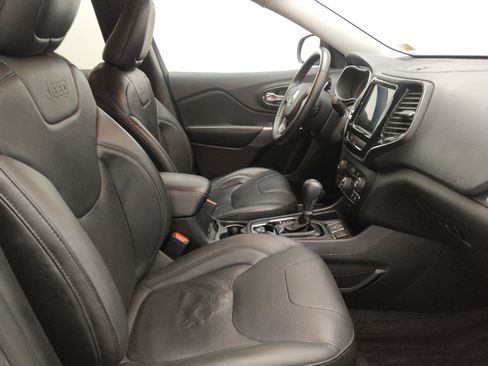 Used 2019 Jeep Cherokee Limited image 21