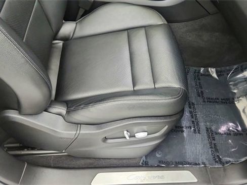 Used 2021 Porsche Cayenne Base image 22