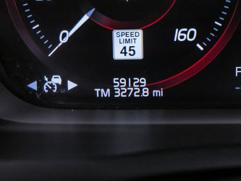 Used 2021 Volvo XC90 T6 Momentum w/ Advanced Package image 24