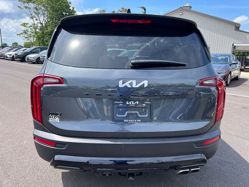 Used 2022 Kia Telluride EX w/ EX Premium Package AWD/4WD image 4
